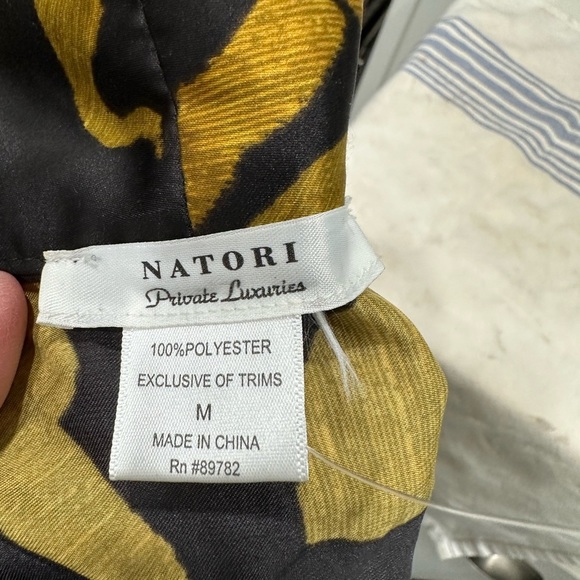 Natori Private Luxuries gold & black robe M. MISSING BELT - Picture 5 of 7